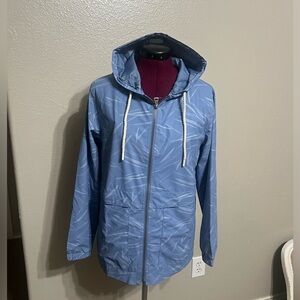 Lightweight weatherproof rain/wind breaker jacket! NWT! Women’s sz small.